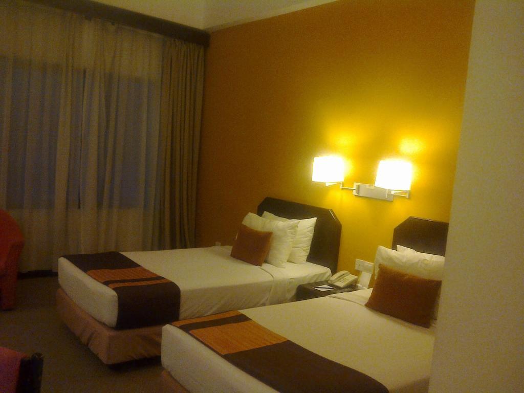 Rhr Hotel At Uniten Kajang Habitación foto