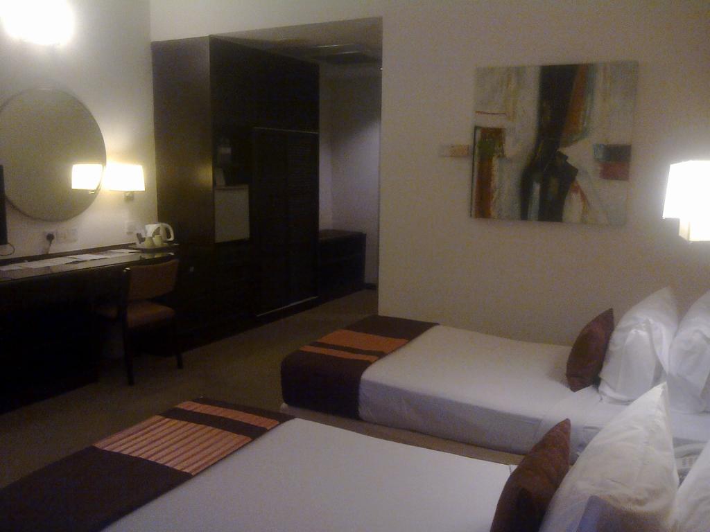 Rhr Hotel At Uniten Kajang Habitación foto